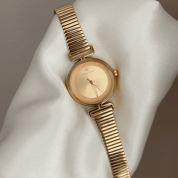 Modern Minimalist Gold Round Dial Watch - Stainless Steel Quartz Bracelet