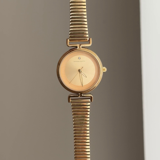 Modern Minimalist Gold Round Dial Watch - Stainless Steel Quartz Bracelet