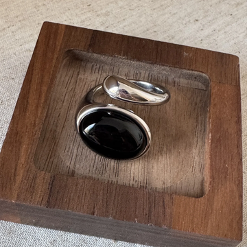 Irregular Black Onyx Statement Ring in Platinum-Plated Brass