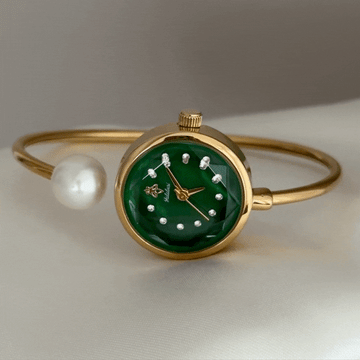 Elegant Green Round Dial Bracelet Watch – Gold Bezel & Gold Alloy Band Quartz