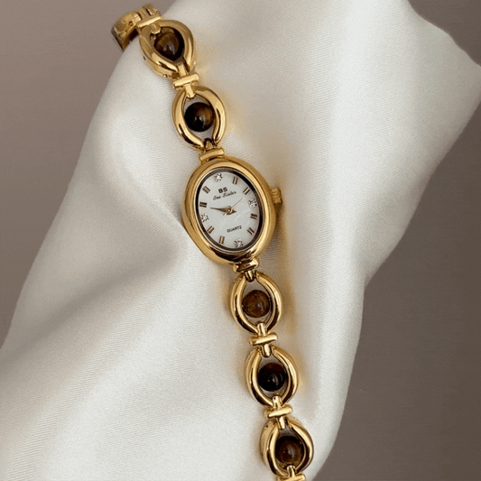 Light Luxury Art White Oval Tiger's Eye Bracelet Watch – Gold Quartz Timepiece