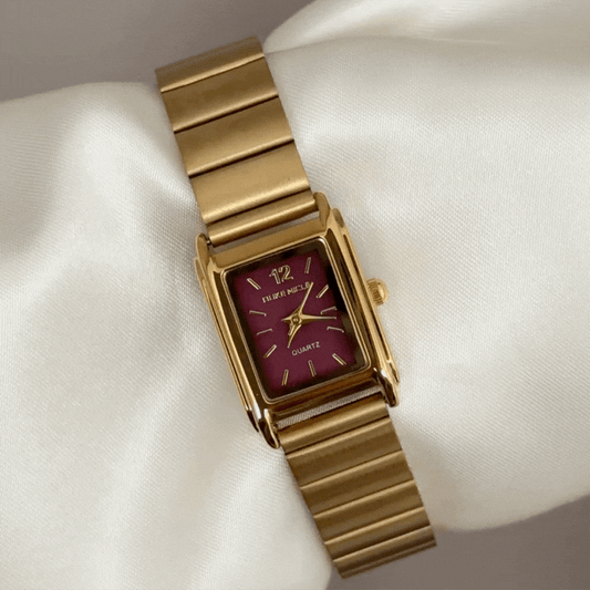 Confident Red Square Dial Watch – Gold Bezel & Stainless Steel Bracelet Quartz