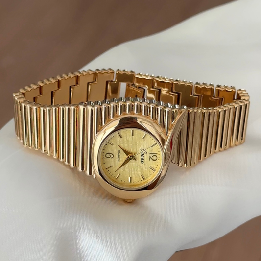 Avant-Garde Gold Irregular Dial Alloy Bracelet Quartz Watch with Sculptural Bezel