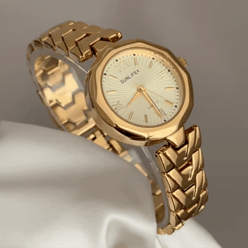 Monochrome Elegance: Gold Round Dial with Full Gold-Tone Bracelet