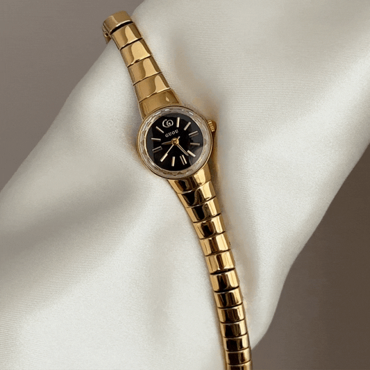 Urban Edge Black Round Dial Snake Chain Watch – Gold Alloy Quartz