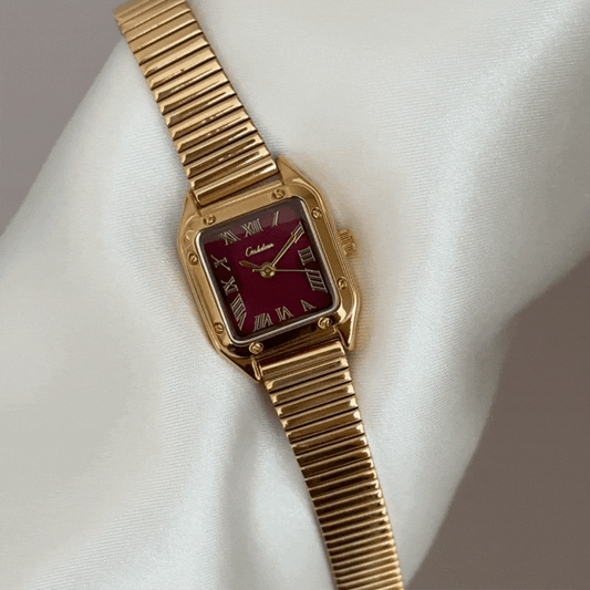 Urban Chic Red Square Dial Watch – Gold Bezel & Gold Alloy Bracelet Quartz