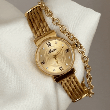 Retro Chic: Gold Round Dial Watch with Matching Gold-Tone Bracelet, Quartz