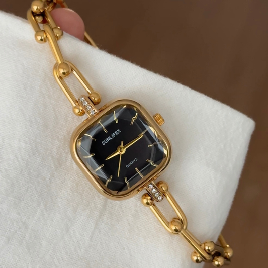 Vintage Style Square Watch with Black Dial, Gold Case & Alloy Bracelet