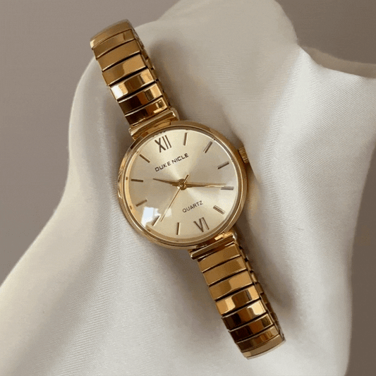 Versatile Gold Round Dial Watch: Round Dial, Gold Bezel & Adjustable Stretch Band