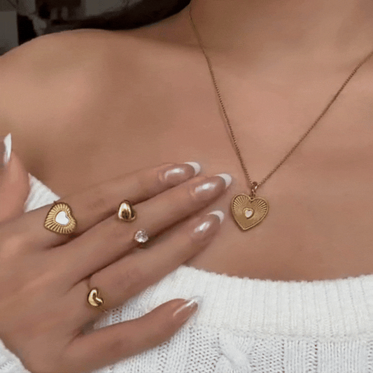 Natural Mother of Pearl Heart Necklace – French Vintage Style Elegant Shell Pendant Jewelry