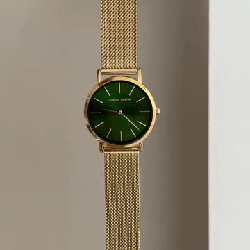 Vibrant Versatility: Green Round Dial Watch with Gold Stainless Steel Bracelet