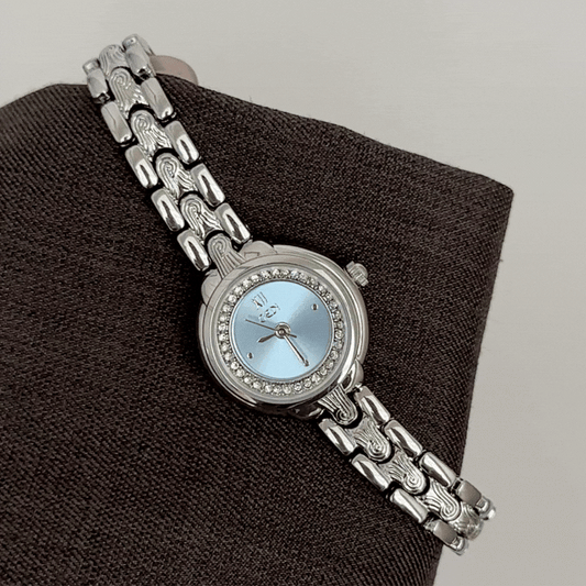 Modern Elegance: Radiant Blue Diamond Dial Watch with Silver Alloy Case & Bracelet