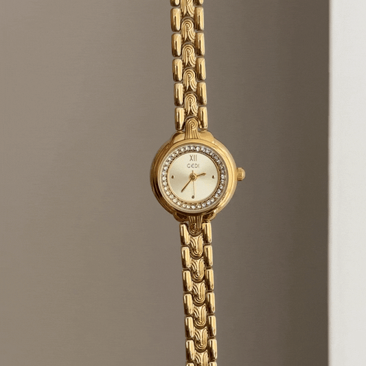 Versatile Radiance: Luxurious Gold Diamond Dial Watch with Gold Alloy Case & Bracelet