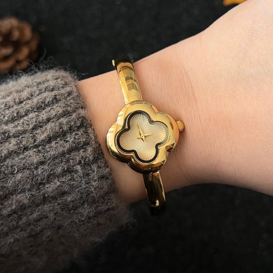 Modern Classic: A Fusion of Iconic Form – Golden Clover Dial, Matching Bezel & Steel Bracelet
