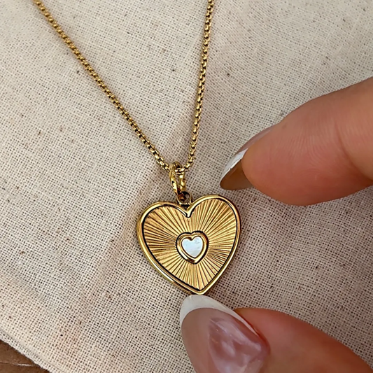 Natural Mother of Pearl Heart Necklace – French Vintage Style Elegant Shell Pendant Jewelry