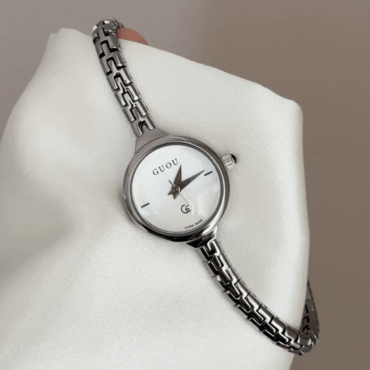 Modern Minimalist: White Round Dial with All-Silver Strap, Quartz