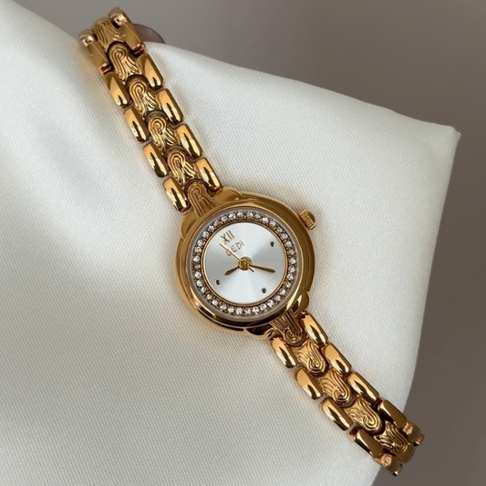 Versatile Radiance: Elegant White Diamond Dial Watch with Gold Alloy Bezel & Bracelet